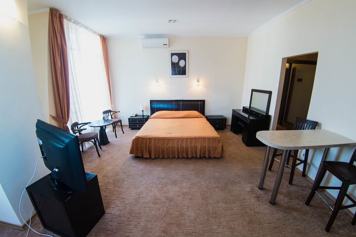 Room 18 of 40