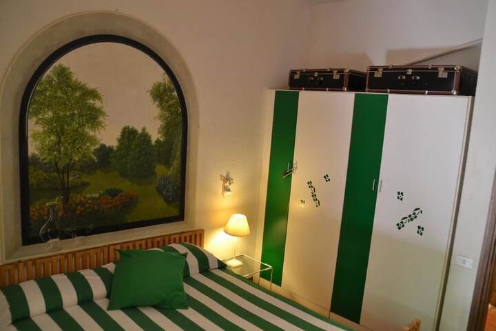 Room 6 of 26