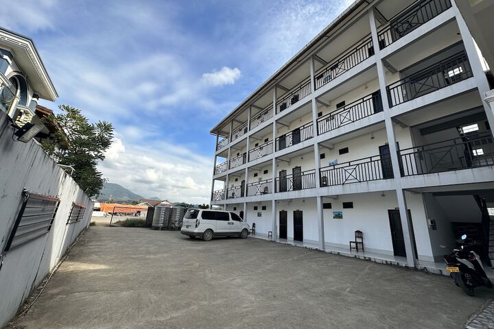 Hotel 11 of 12