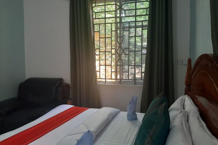 Room 5 of 17