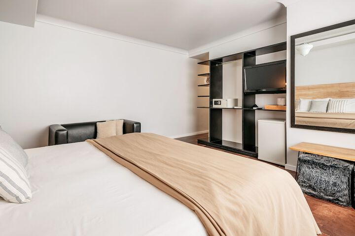 Room 10 of 57