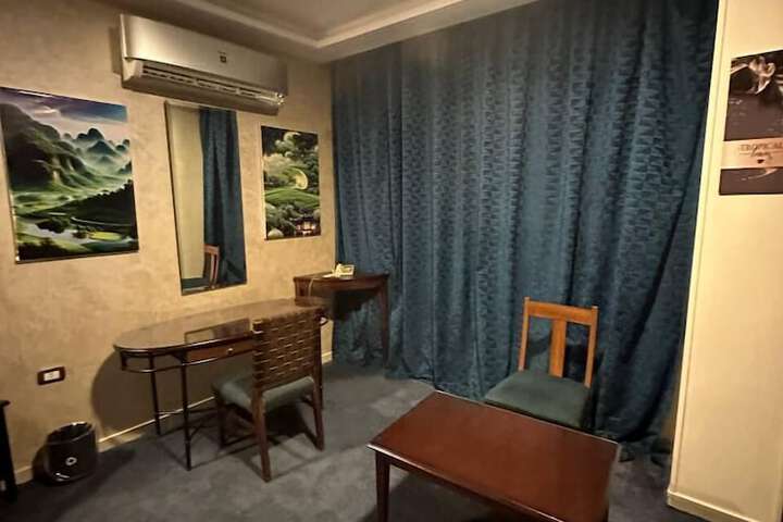 Room 35 of 90