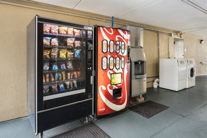 Snack bar