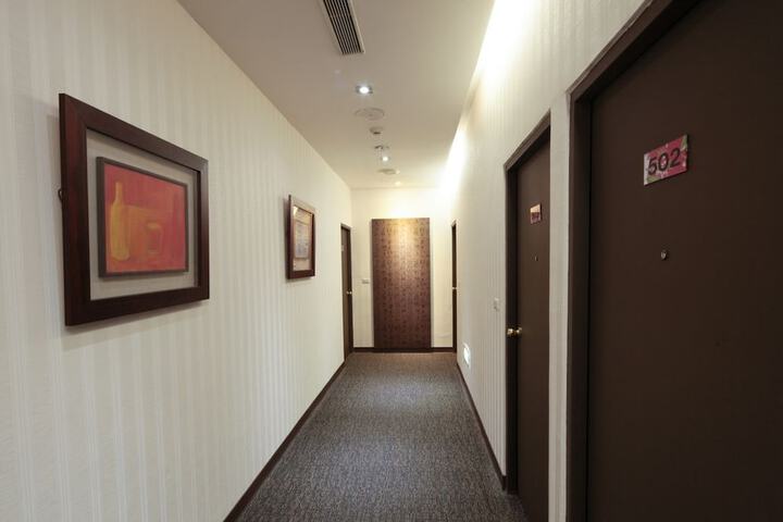Room 14 of 40