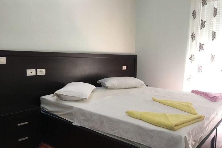 Room 6 of 43