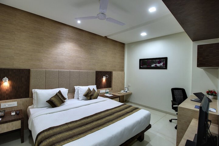 Room 32 of 67