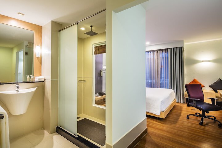 Room 18 of 43