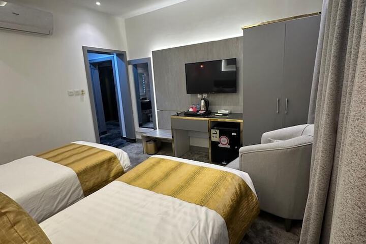 Room 22 of 43