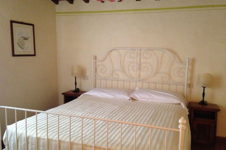 Room 5 of 52
