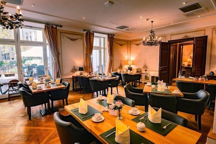 Dining 104 of 164