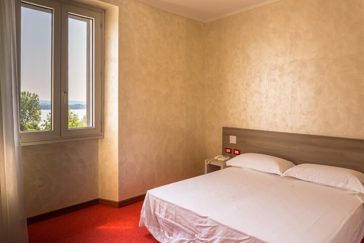 Room 9 of 23