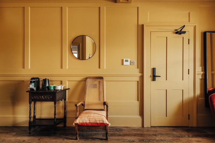 Room 14 of 160