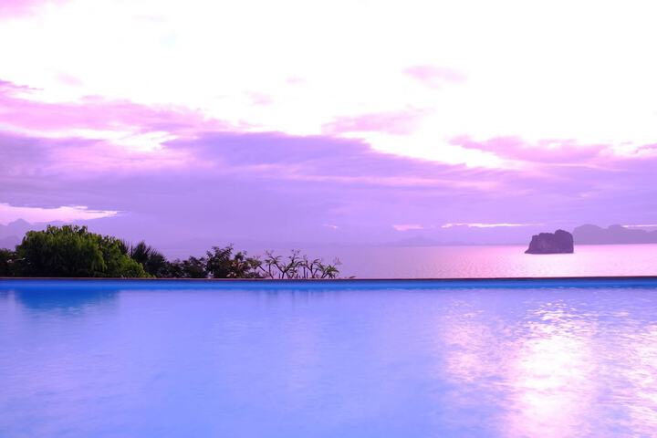 Pool Hotel