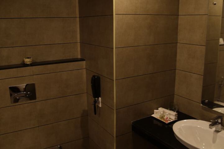 Room 23 of 43