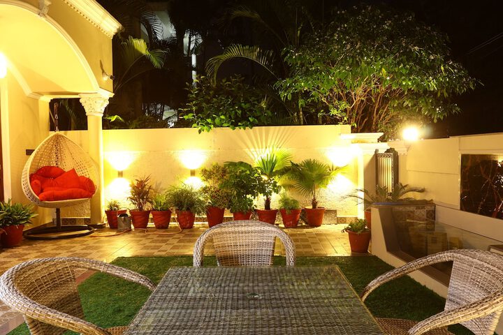 Hotel Exterior 61 of 65