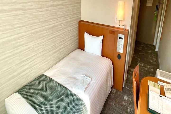 Room 16 of 65