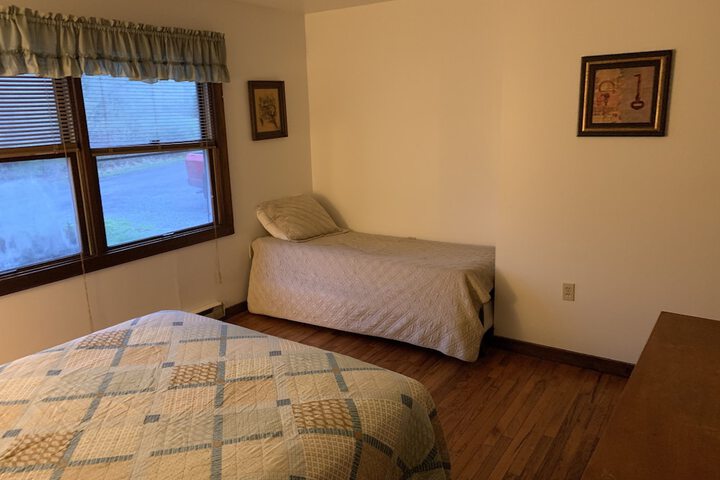 Room 16 of 122