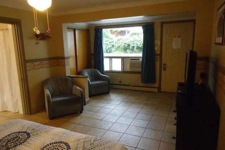 Room 42 of 62