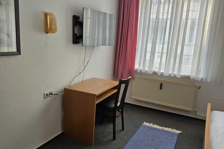 Room 21 of 49