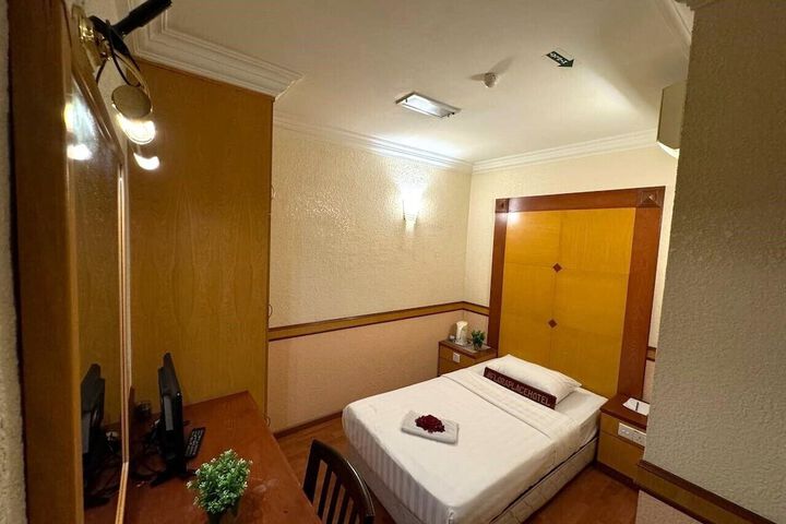 Room 26 of 48