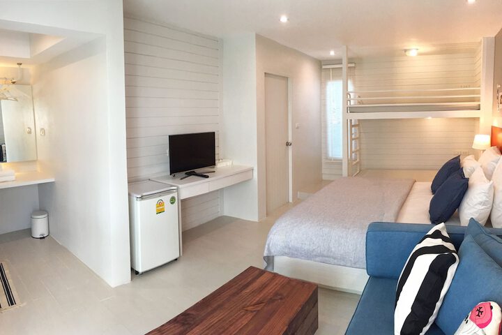 Room 8 of 27