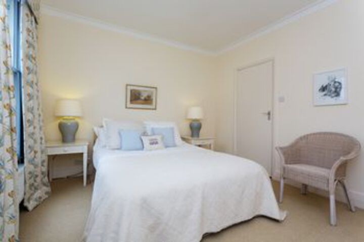Room 16 of 27