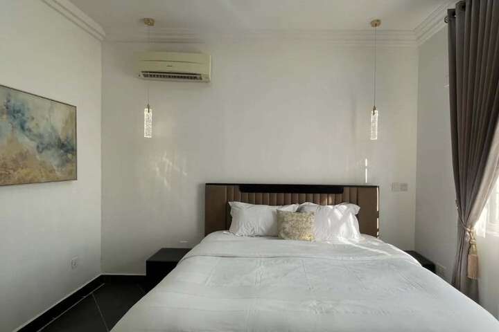 Room 6 of 38