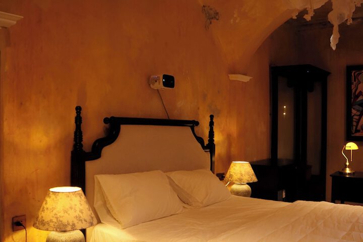 Room 2 of 38