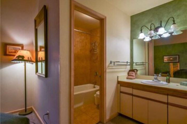 Room 3 of 27