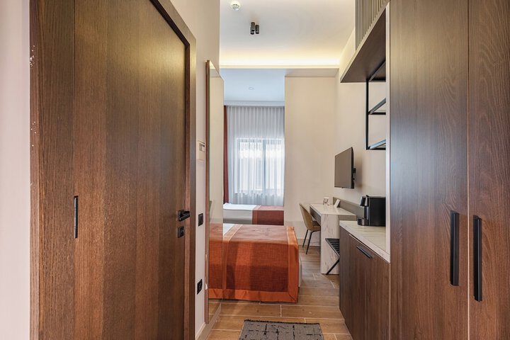 Room 51 of 86
