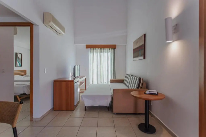 Room 2 of 22