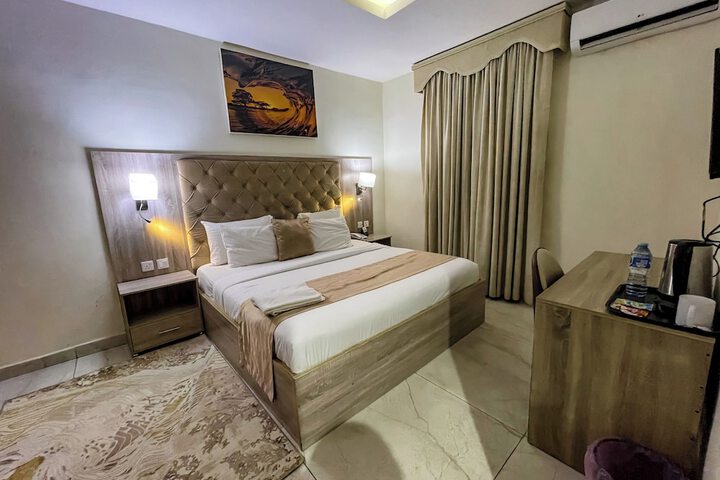 Room 19 of 49