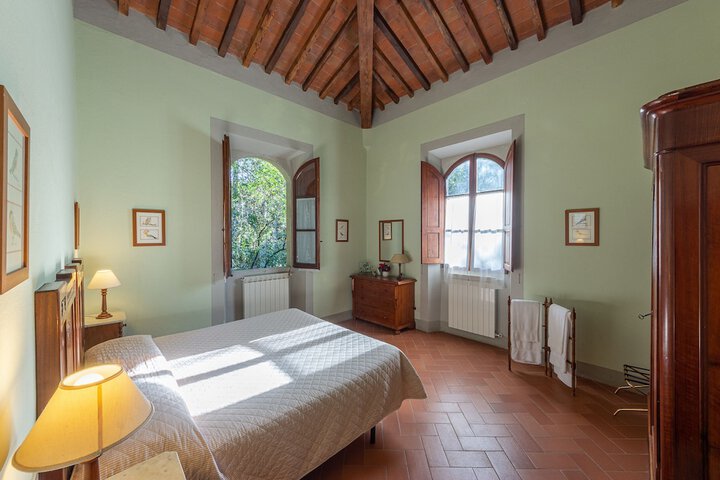 Room 8 of 196