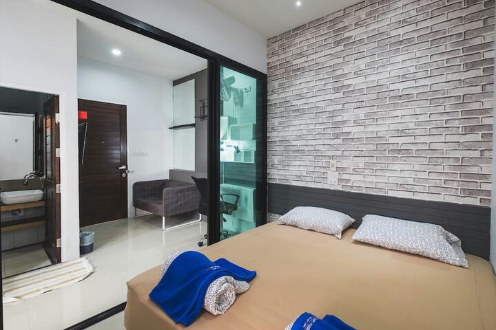 Room 12 of 23