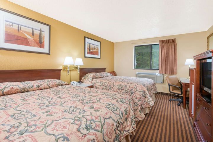 Room 6 of 30