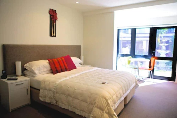 Room 8 of 118