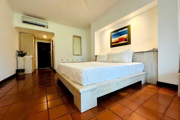 Room 10 of 46