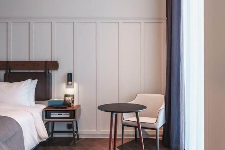 Room 16 of 35