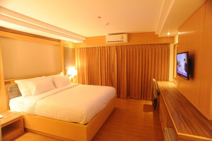 Room 6 of 39