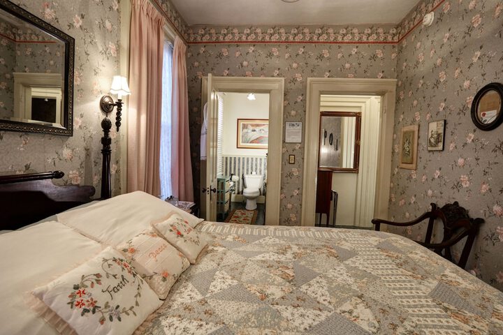 Room 12 of 46