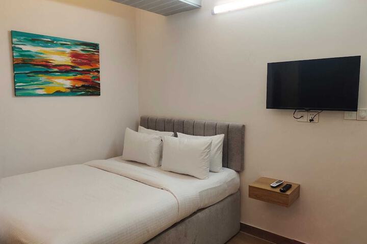 Room 4 of 30