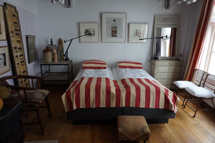 Room 8 of 21
