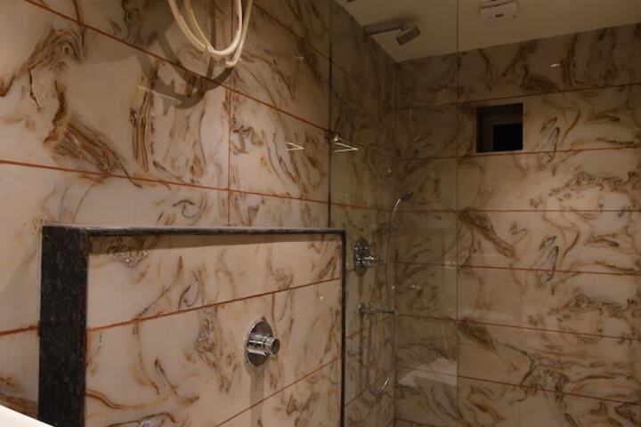 Room 18 of 20