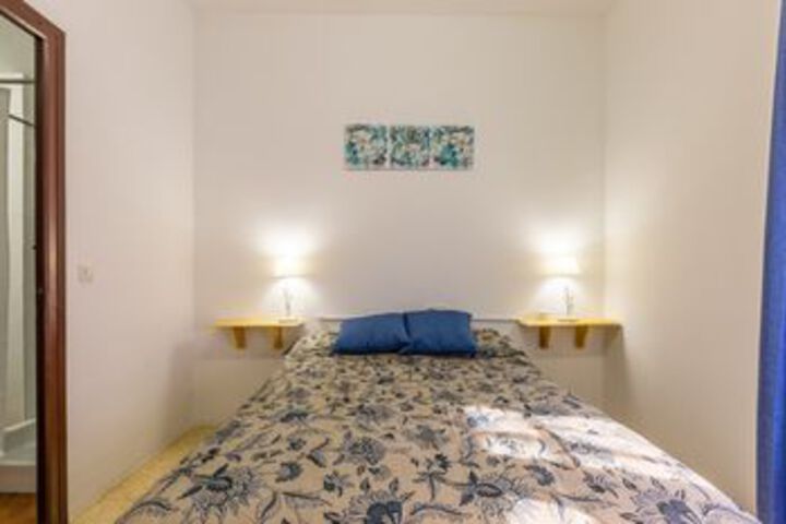 Room 11 of 17
