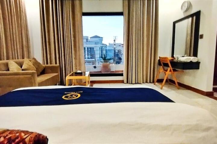 Room 3 of 9