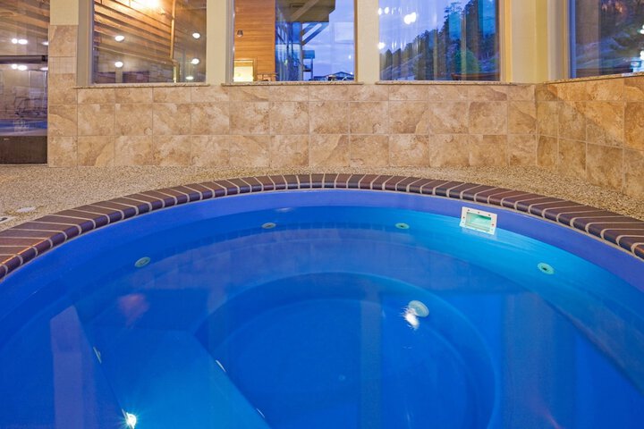 Pool 21 of 58