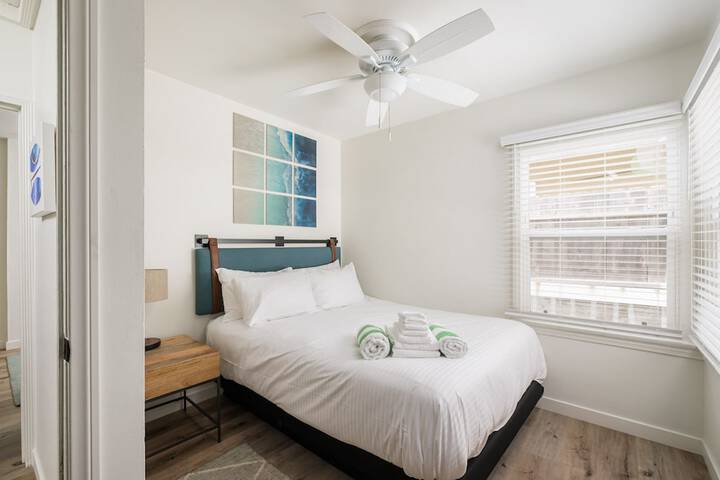 Room 2 of 140