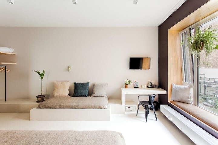 Room 21 of 48