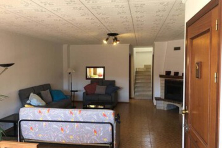 Room 9 of 16
