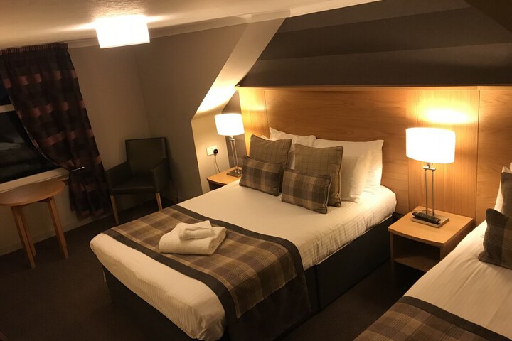 Room 22 of 38